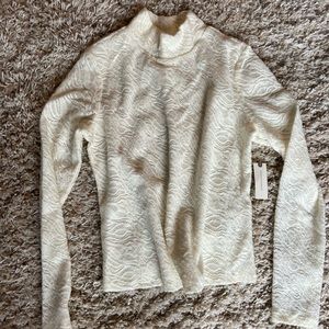 NWT Ivory Long Sleeve turtleneck